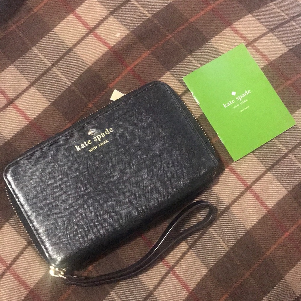 Kate spade wristlet wallet